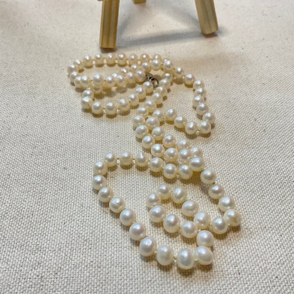 Classic 24" Freshwater Pearl Necklace – Quiet Luxe - Picture 2 of 6